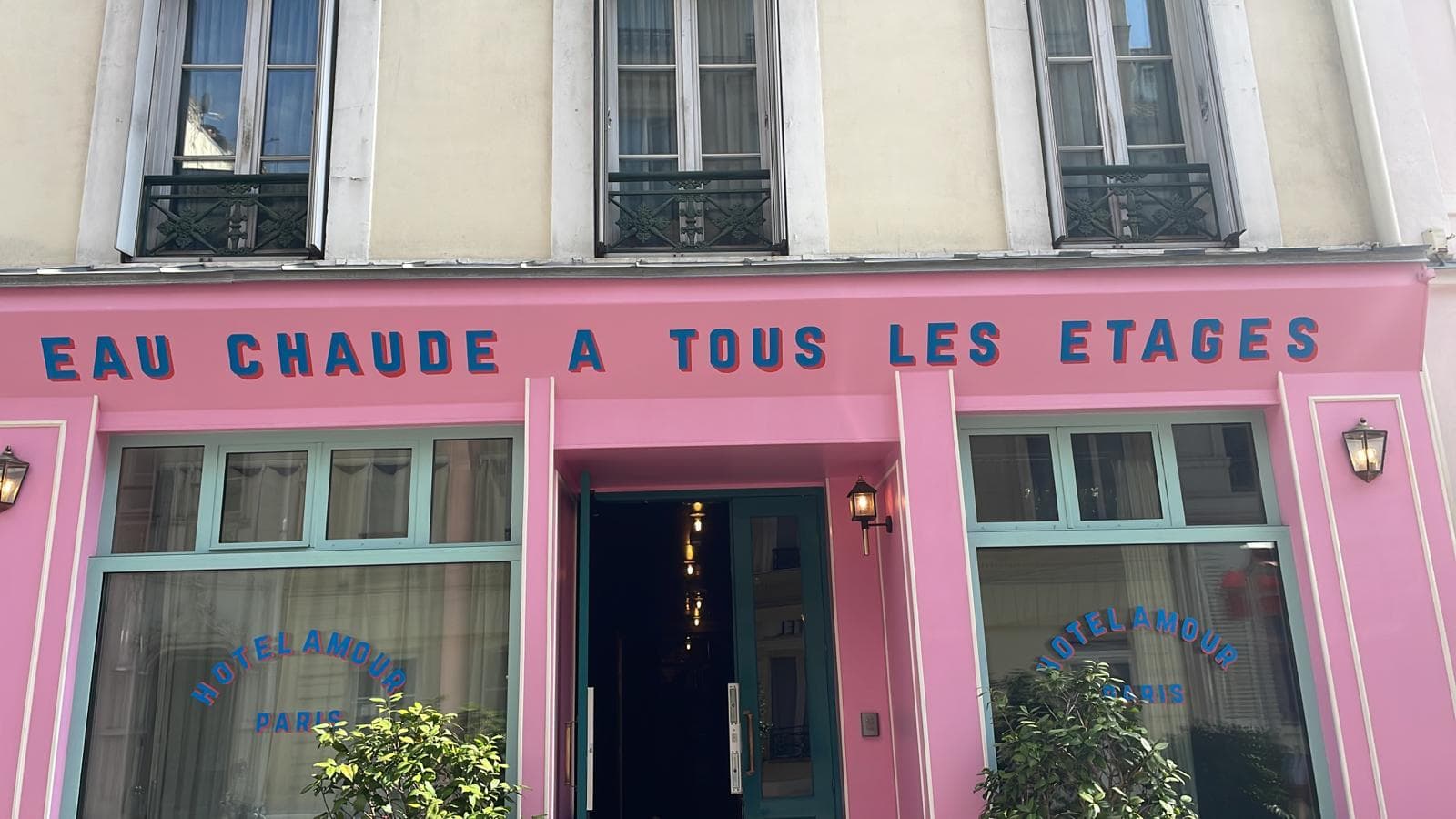 Hotel Amour