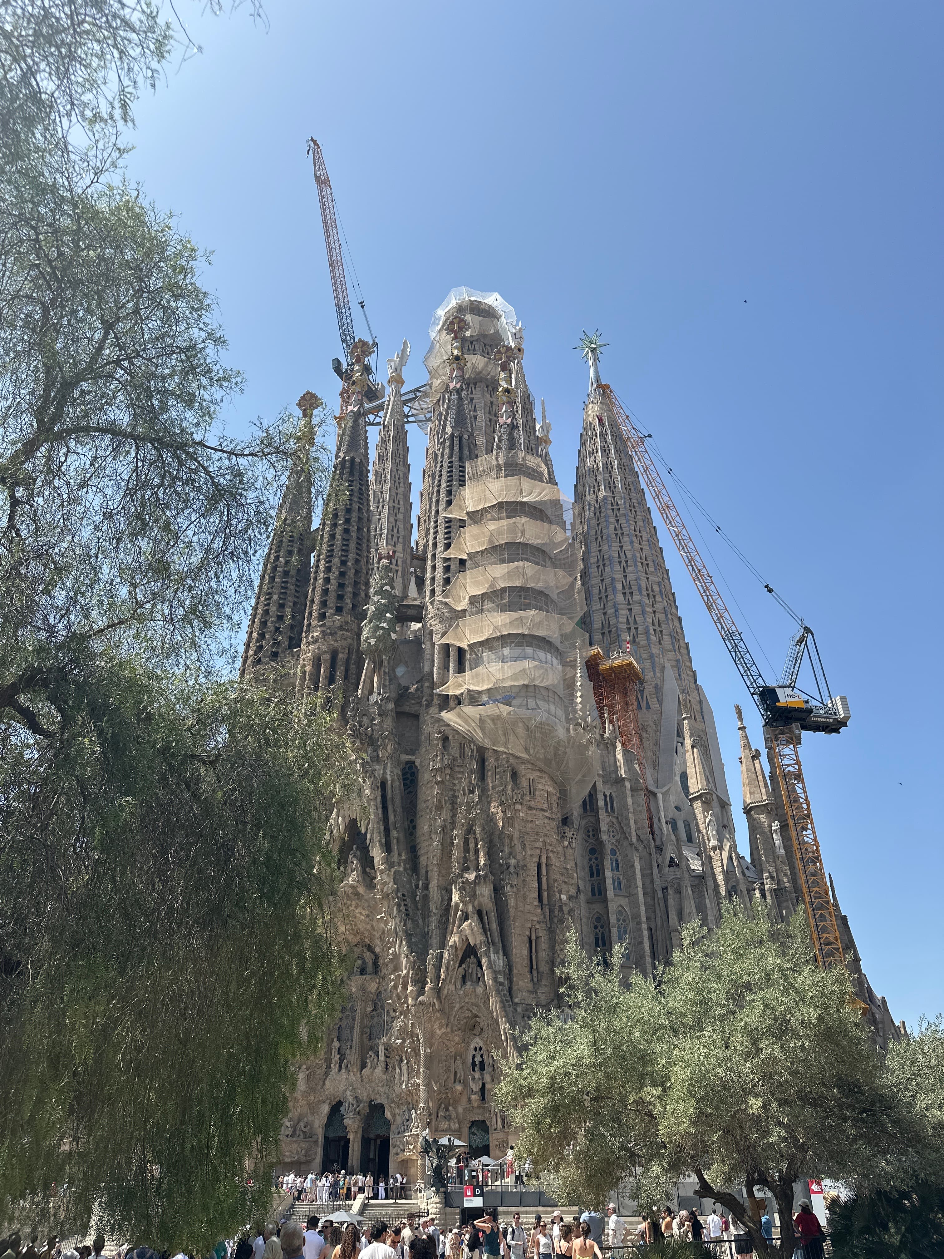 Plaza de Gaudí